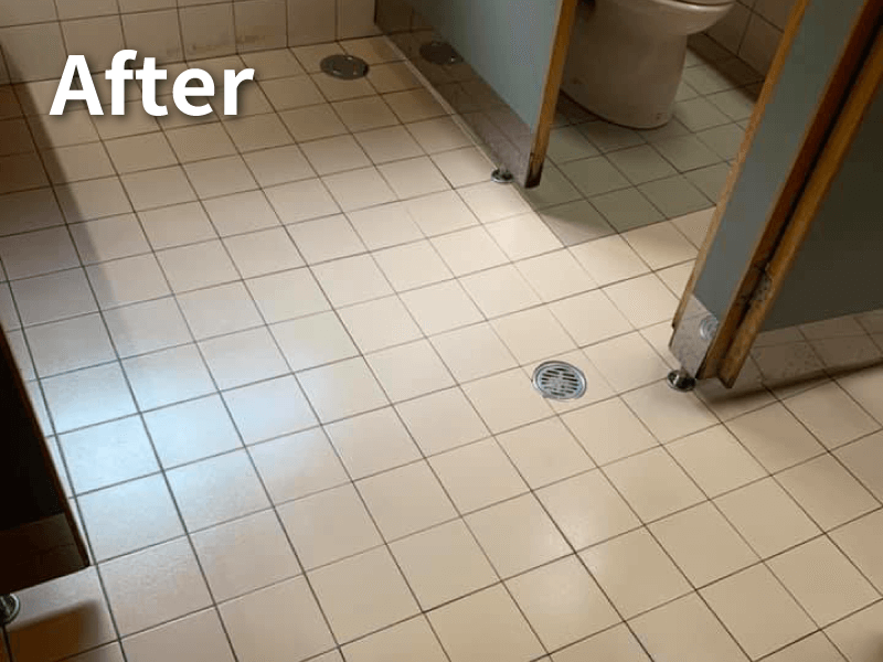 トイレ・磁気タイル床のクリーニングとガラスコーティング施工事例｜施工後3